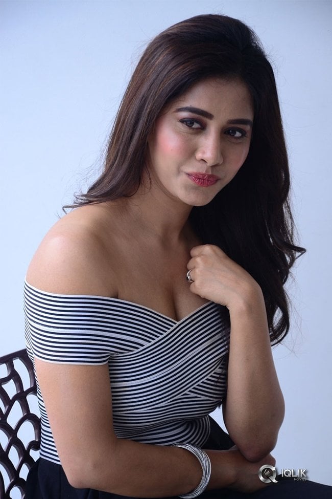 Nabha-Natesh-New-Photos